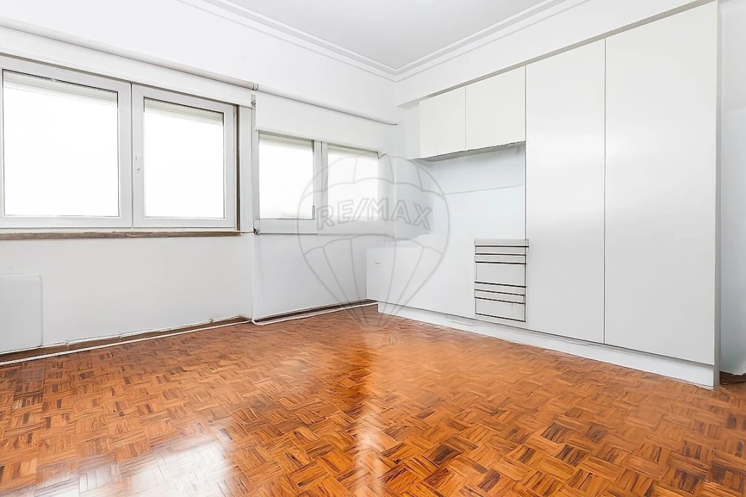 Apartamento T4 para Venda em Alvalade Foto 16