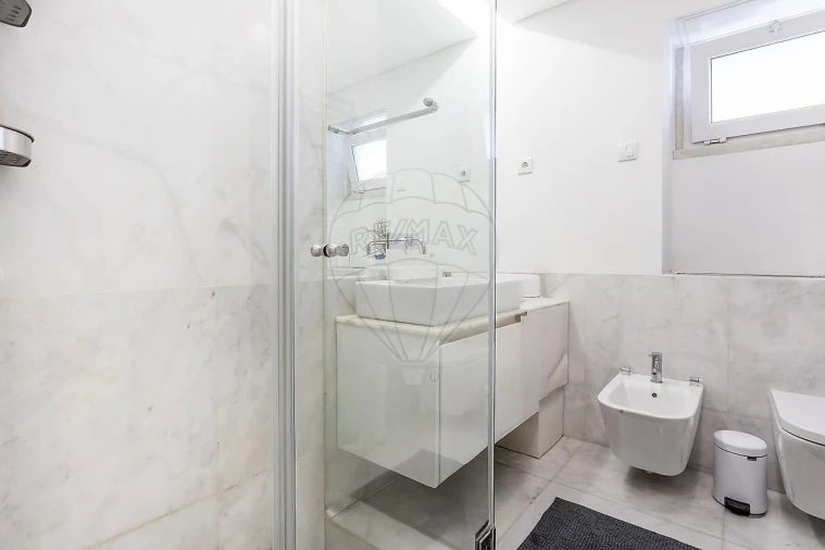 Apartamento T4 para Venda em Alvalade Foto 10
