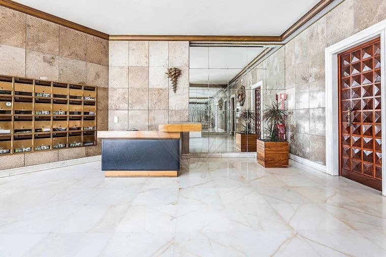Apartamento T4 para Venda em Alvalade Foto 24