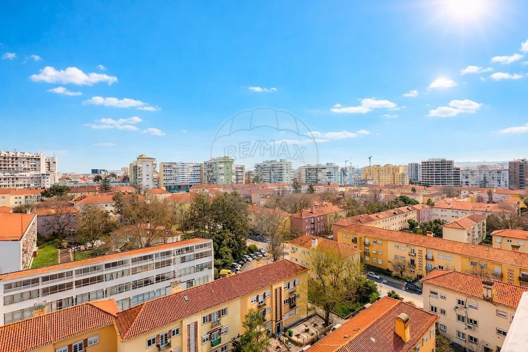 Apartamento T4 para Venda em Alvalade Foto 3