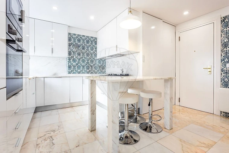 Apartamento T4 para Venda em Alvalade Foto 19