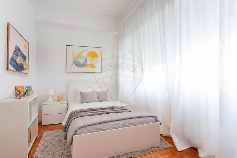 Apartamento T4 para Venda em Alvalade Foto 11
