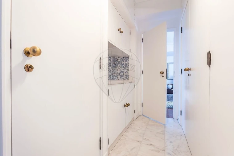 Apartamento T4 para Venda em Alvalade Foto 22