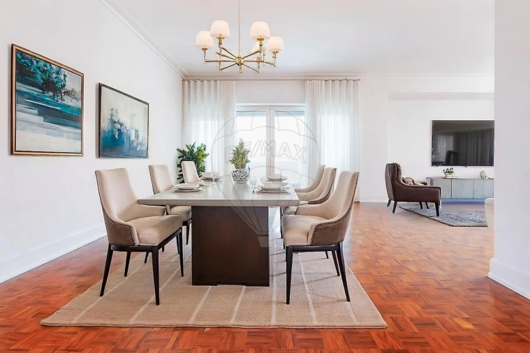 Apartamento T4 para Venda em Alvalade Foto 5