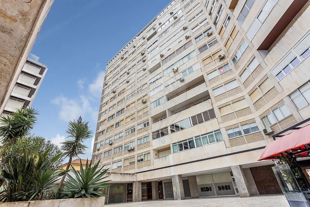 Apartamento T4 para Venda em Alvalade Foto 25