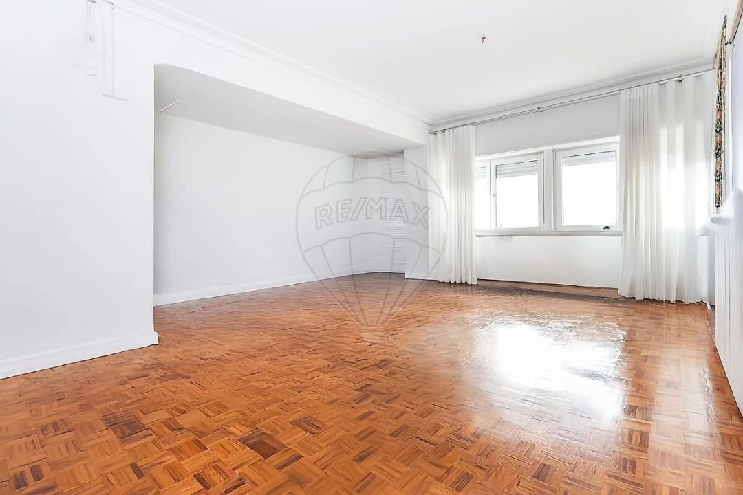 Apartamento T4 para Venda em Alvalade Foto 8