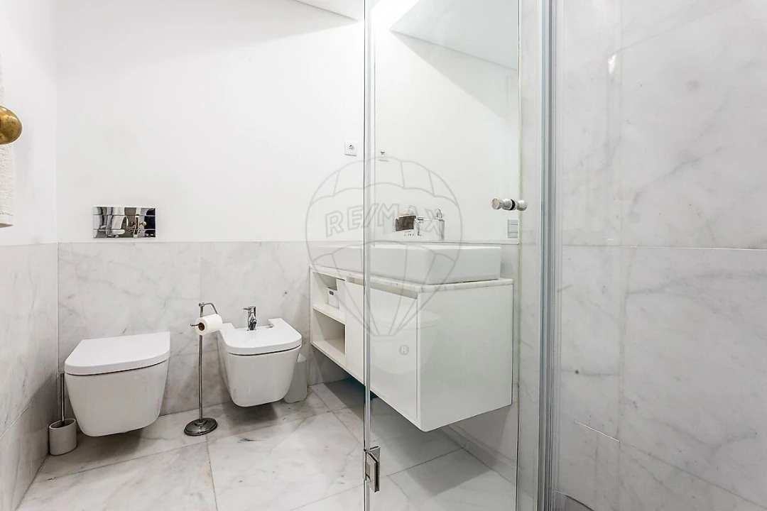 Apartamento T4 para Venda em Alvalade Foto 17