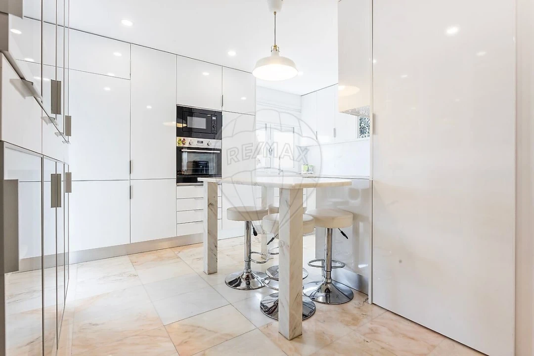 Apartamento T4 para Venda em Alvalade Foto 20