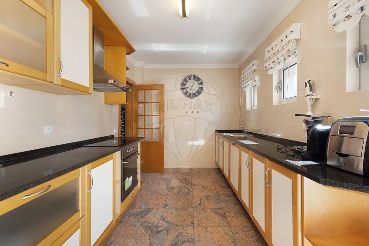 Moradia T4 para Venda em Carvalhal Foto 6