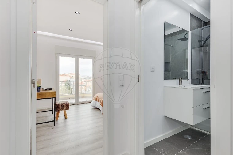 Apartamento T3 para Venda em Águas Livres Foto 23