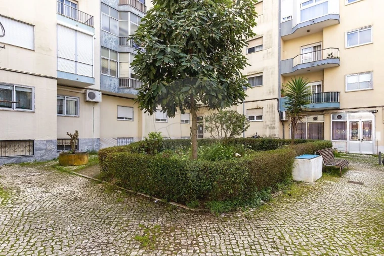 Apartamento T3 para Venda em Águas Livres Foto 34