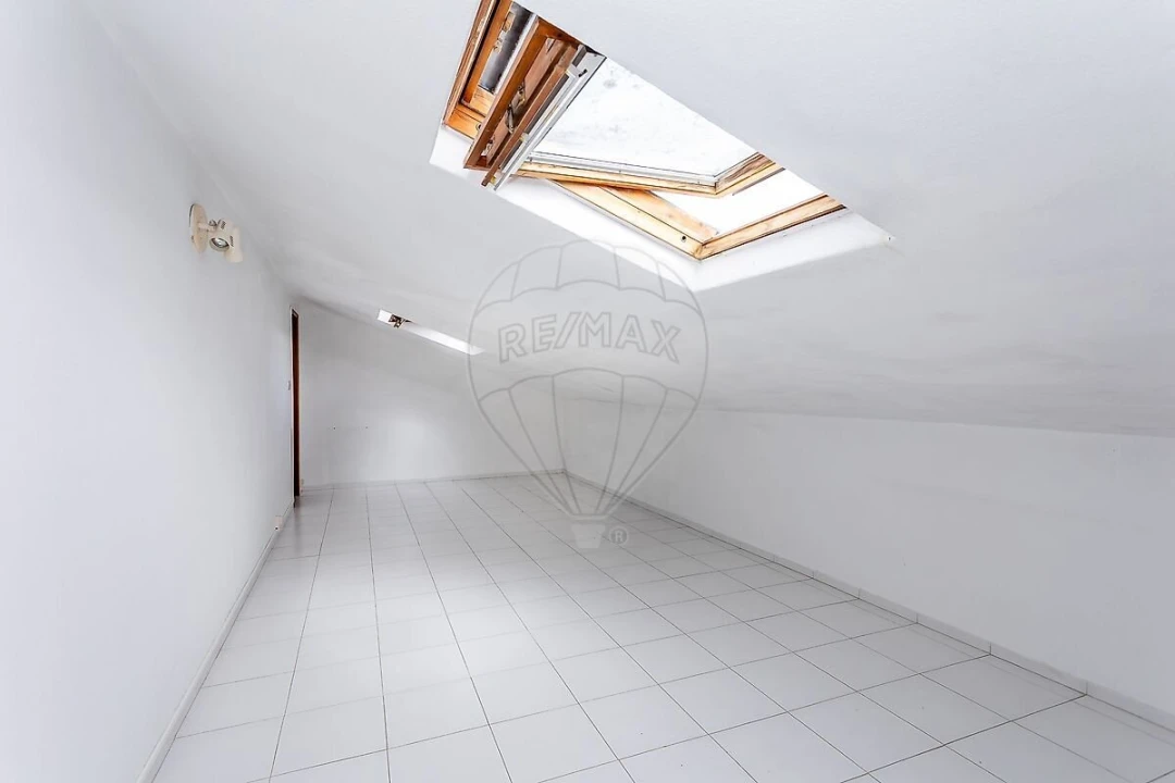 Moradia T4 para Venda em Ericeira Foto 24