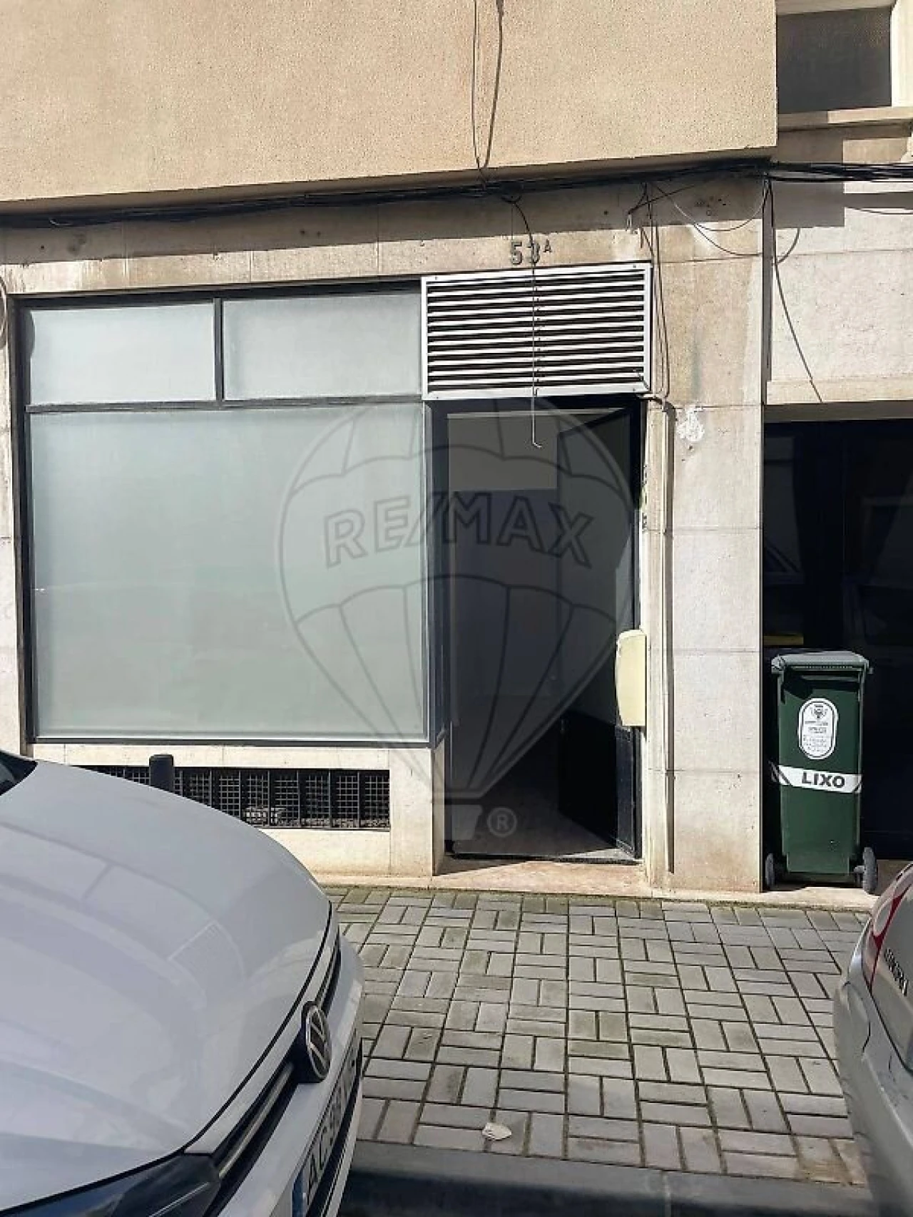 Loja para Arrendamento em Campolide Foto 2