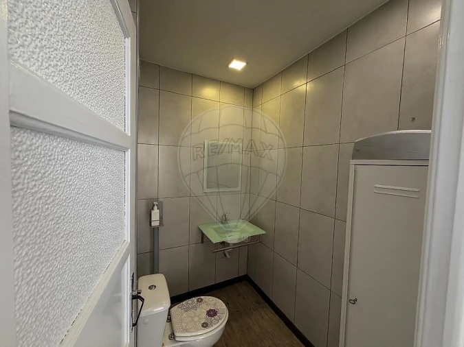 Loja para Arrendamento em Campolide Foto 4