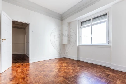 Apartamento T5 para Venda em Santo António