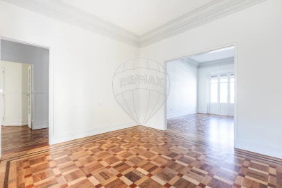 Apartamento T5 para Venda em Santo António