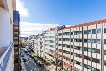 Apartamento T5 para Venda em Santo António