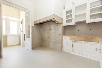 Apartamento T5 para Venda em Santo António