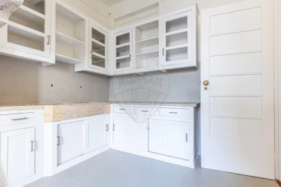 Apartamento T5 para Venda em Santo António