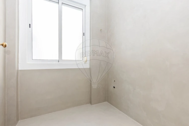 Apartamento T5 para Venda em Santo António Foto 12