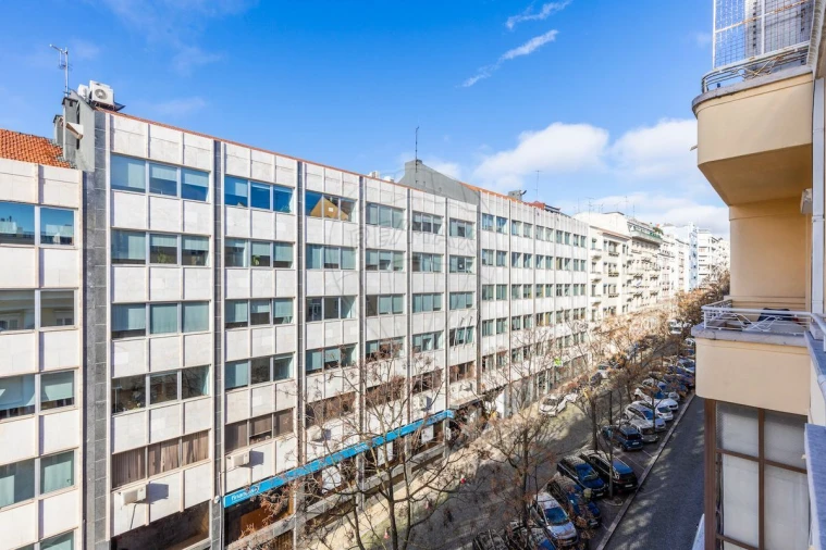 Apartamento T5 para Venda em Santo António Foto 14