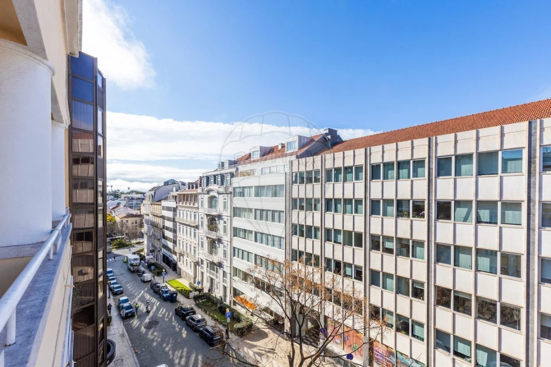 Apartamento T5 para Venda em Santo António Foto 3