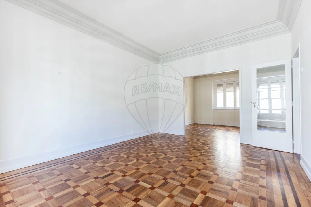 Apartamento T5 para Venda em Santo António Foto 5