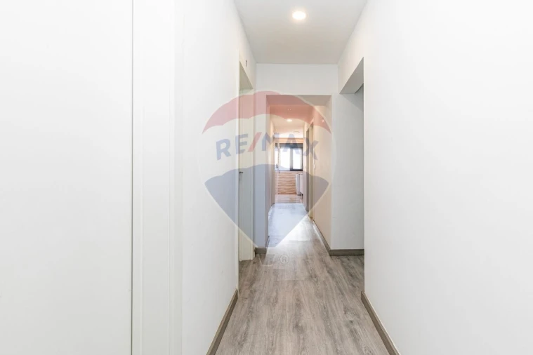 Prédio para Venda em Venteira Foto 14