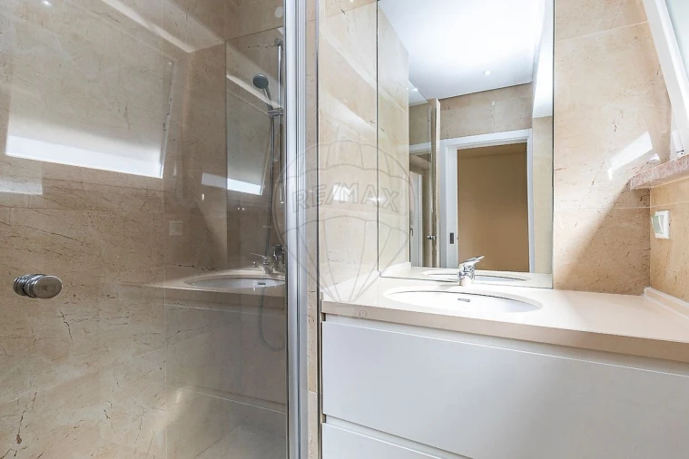 Apartamento T3 para Venda em Alvalade Foto 18