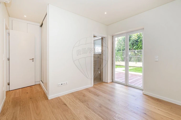 Apartamento T3 para Venda em Alvalade Foto 15