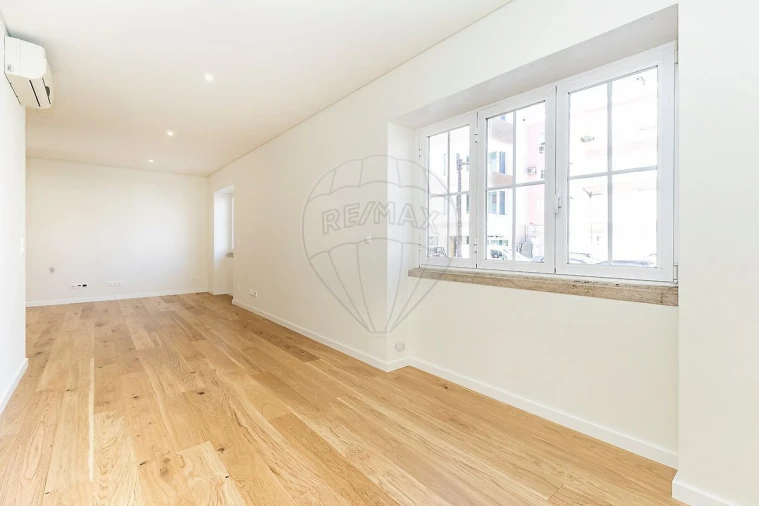 Apartamento T3 para Venda em Alvalade Foto 5