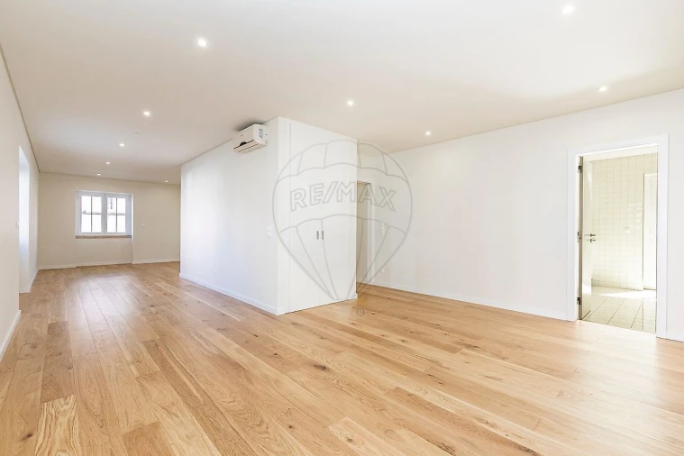 Apartamento T3 para Venda em Alvalade Foto 9