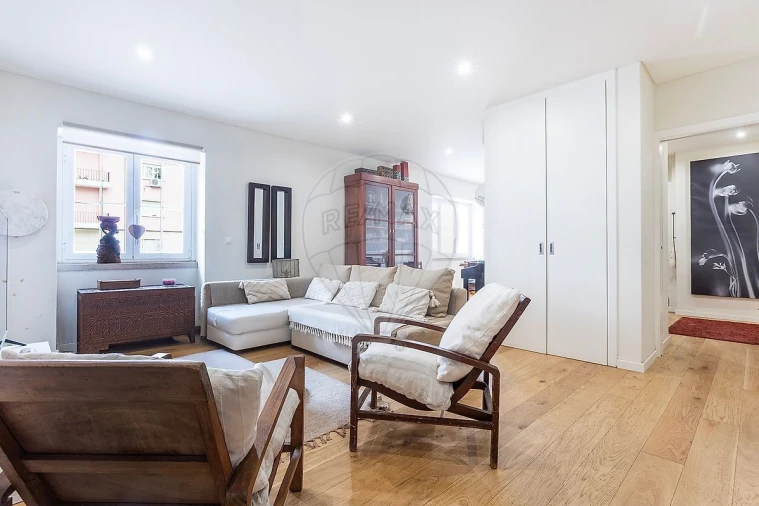 Apartamento T3 para Venda em Alvalade Foto 2