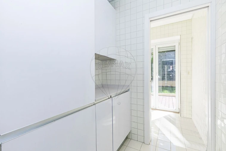 Apartamento T3 para Venda em Alvalade Foto 32