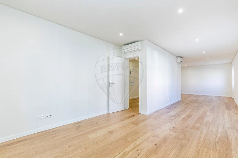 Apartamento T3 para Venda em Alvalade Foto 13