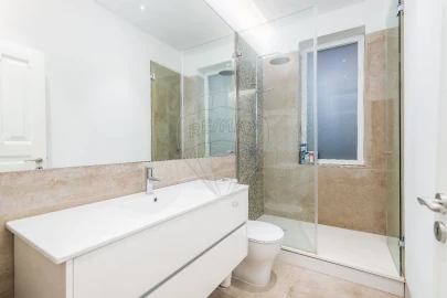 Apartamento T5 para Venda em Arroios