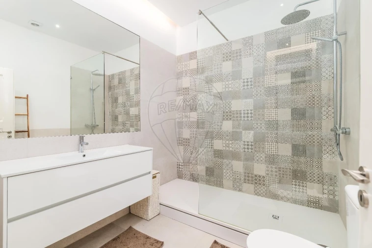 Apartamento T5 para Venda em Arroios Foto 14