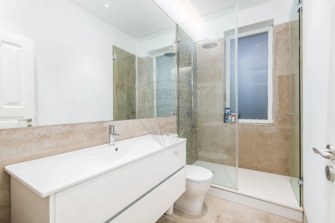 Apartamento T5 para Venda em Arroios Foto 10