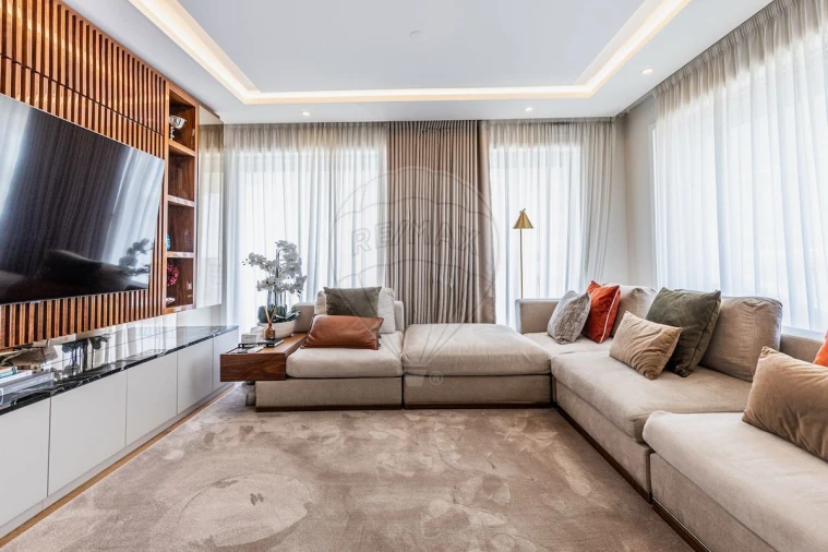 Apartamento T4 para Venda em Lumiar Foto 3