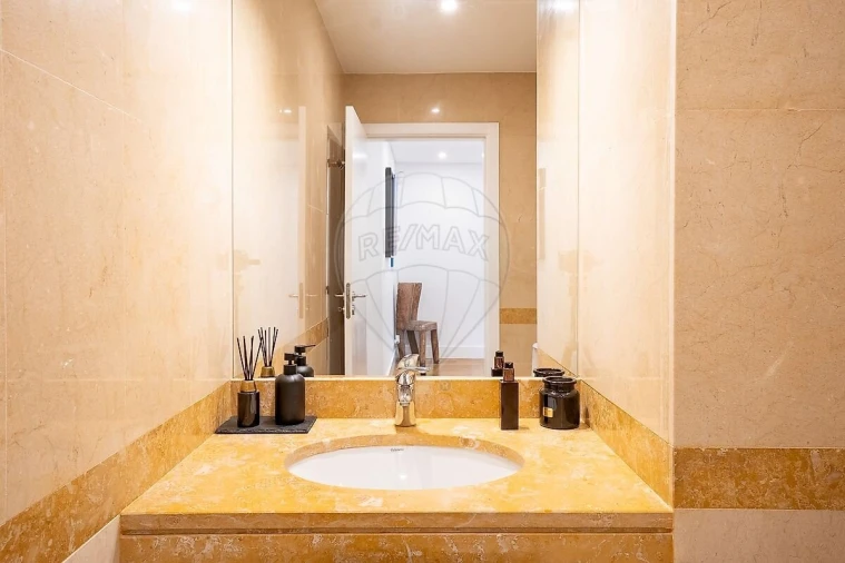 Apartamento T2 para Venda em Alvalade Foto 29