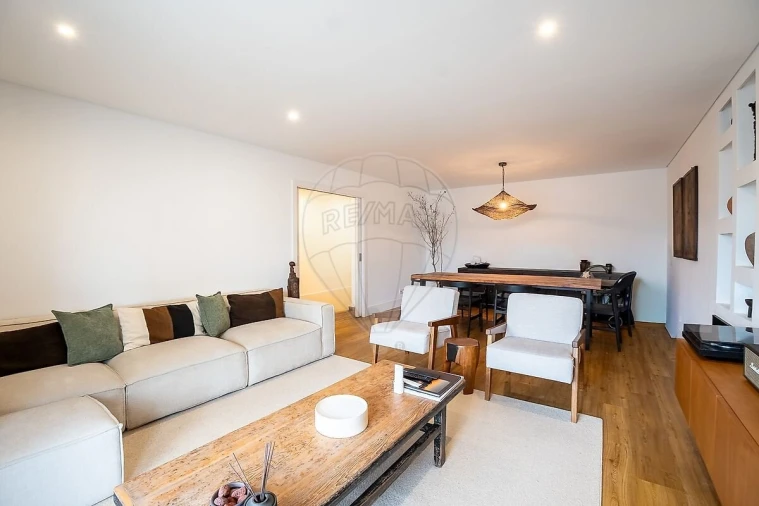 Apartamento T2 para Venda em Alvalade Foto 2