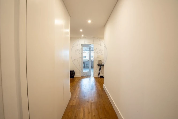 Apartamento T2 para Venda em Alvalade Foto 9