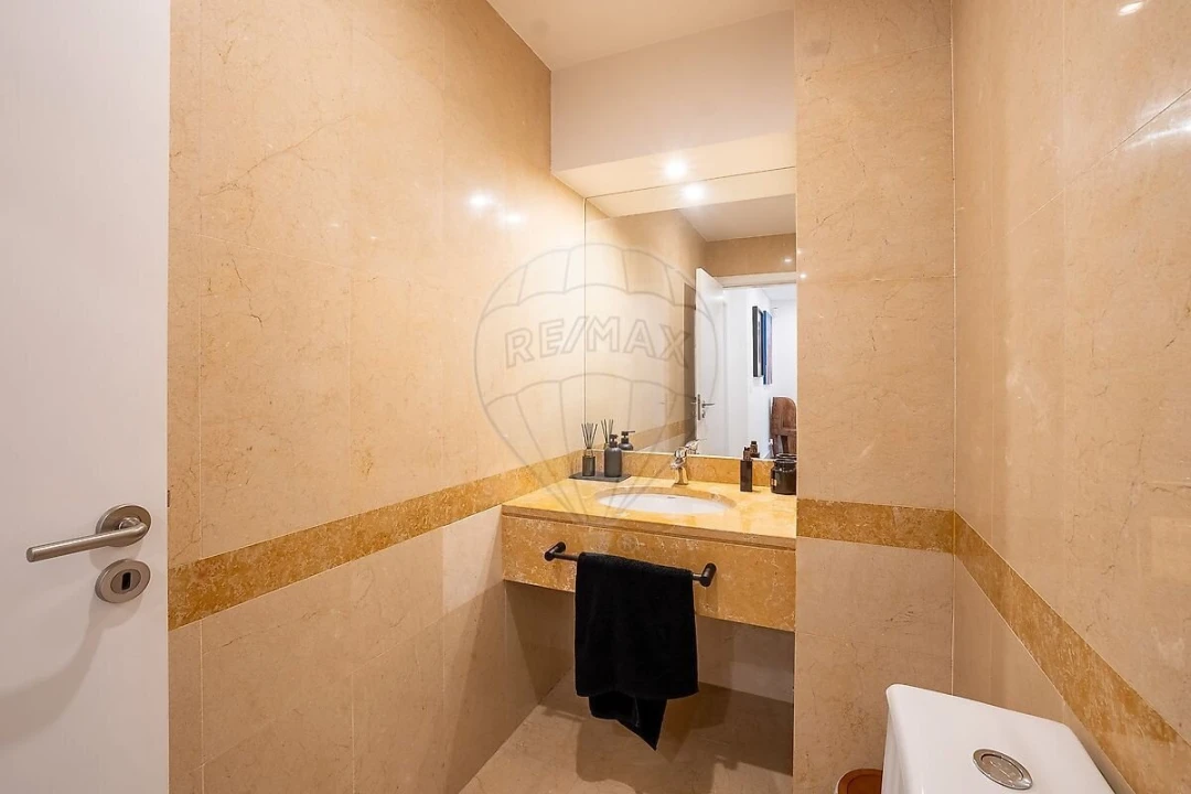Apartamento T2 para Venda em Alvalade Foto 28