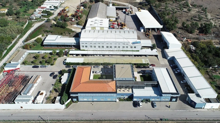 Armazém para Venda em Setubal (São Sebastião)