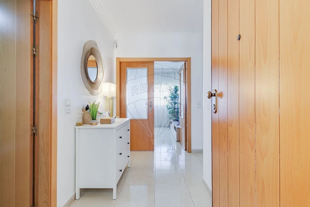 Apartamento T2 para Venda em Mina de Água Foto 6