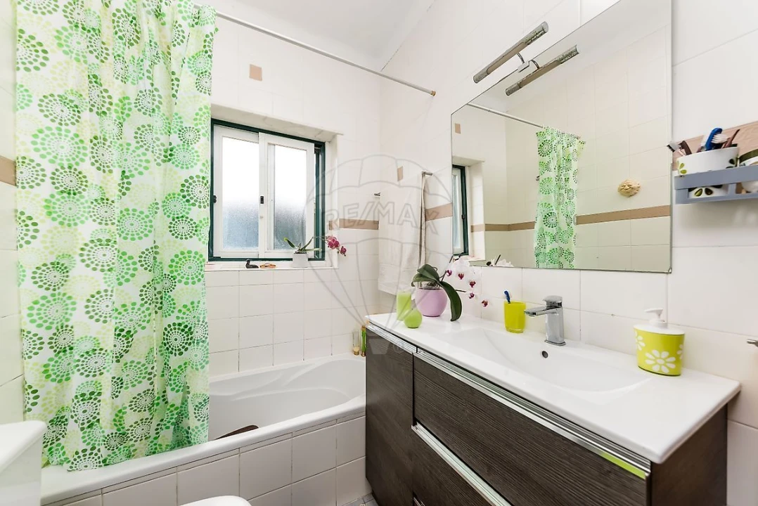 Moradia T2 para Venda em Silveira Foto 38