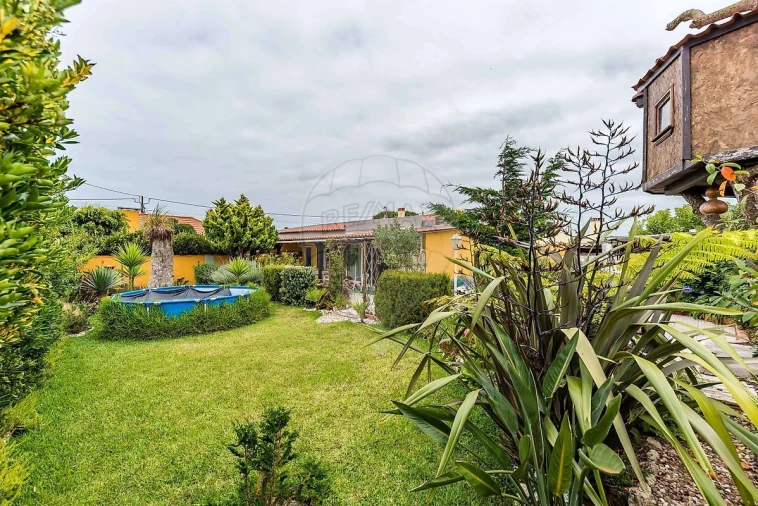 Moradia T2 para Venda em Silveira Foto 9