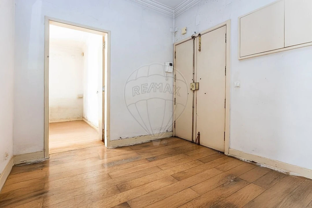 Apartamento T4 para Venda em Areeiro Foto 5