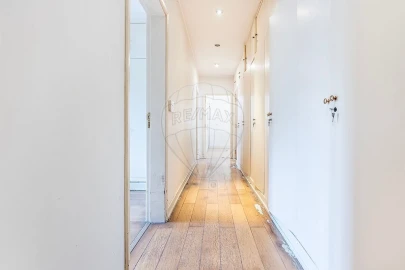 Apartamento T4 para Venda em Areeiro