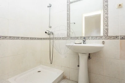 Apartamento T4 para Venda em Areeiro